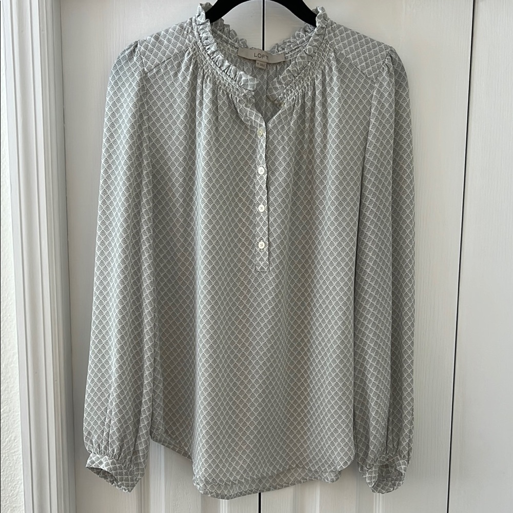 LOFT Light Gray Geometric Blouse